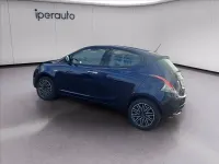 Usata Lancia Ypsilon Gold 69 CV (50 kW) 2020 Blu Utilitaria