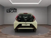 Usata Toyota Aygo Business Edition 72 CV (52 kW) 2019 Bianco Utilitaria