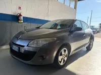 Usata Renault Mégane III Dynamique 110 CV (80 kW) 2010 Marrone Berlina