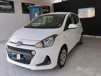 Gebraucht Hyundai i10 Comfort 68 PS (50 kW) 2018 Weiß Kleinwagen
