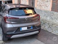 Usata Renault Captur 101 CV (74 kW) 2023 Grigio SUV