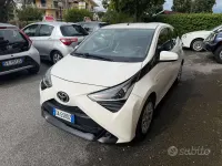 Usata Toyota Aygo Cool 72 CV (52 kW) 2020 Bianco Utilitaria