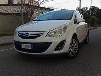 Usata Opel Corsa 75 CV (55 kW) 2013 Bianco Utilitaria