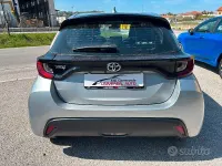 Begagnad Toyota Yaris Business Edition 72 HK (52 kW) 2022 Blå Halvkombi
