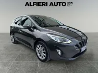 Usado Ford Fiesta Titanium 86 CV (63 kW) 2018 Gris Utilitario