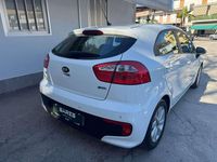 Usata Kia Rio 83 CV (61 kW) 2016 Bianco Berlina