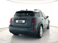 Usata Mini Cooper Countryman 125 CV (91 kW) 2021 Verde metallizzato e tetto bia SUV