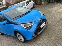 Usata Toyota Aygo Connect Style 72 CV (52 kW) 2020 Blu/azzurro Utilitaria