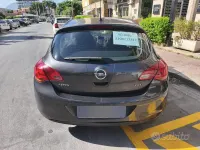 Usata Opel Astra 110 CV (80 kW) 2012 Berlina