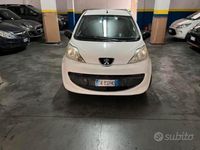 Usata Peugeot 107 68 CV (50 kW) 2007 Bianco Utilitaria