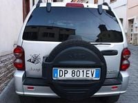 Usata Jeep Cherokee 163 CV (119 kW) 2008 Grigio SUV