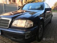 Usata Mercedes C180 Classic 122 CV (89 kW) 1999 Blu/azzurro Berlina