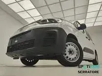 Usata Fiat Doblò 102 CV (75 kW) 2024 Bianco Monovolume