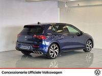 Usata VW Golf VIII R-line 150 CV (110 kW) 2024 Azzurro Utilitaria