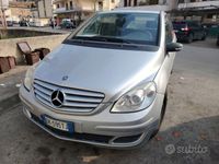 Usata Mercedes B180 109 CV (80 kW) 2007 Grigio Monovolume