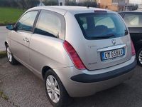 Usata Lancia Ypsilon 70 CV (51 kW) 2004 Grigio Utilitaria