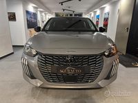 Usata Peugeot 208 Allure 101 CV (74 kW) 2025 Grigio Utilitaria