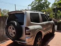 Usata Mitsubishi Pajero 160 CV (117 kW) 2002 Grigio SUV