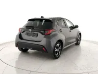 Nuova Toyota Yaris Hybrid Trend 92 CV (67 kW) 2026 Grigio Monovolume