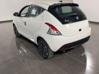 Usata Lancia Ypsilon Gold 69 CV (50 kW) 2023 Bianco Utilitaria