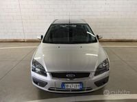 Usata Ford Focus S 115 CV (84 kW) 2006 Grigio Station wagon