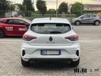 Usata Renault Clio V Evolution 101 CV (74 kW) 2024 Bianco ghiaccio Berlina