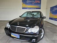 Usata Mercedes C220 Avantgarde 150 CV (110 kW) 2006 Nero Berlina
