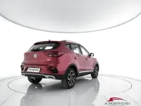Usata MG ZS Luxury 106 CV (77 kW) 2024 Rosso SUV