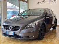 Usata Volvo V40 Summum 150 CV (110 kW) 2014 Grigio Berlina