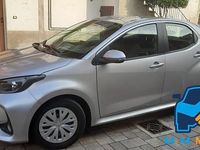 Usata Toyota Yaris Active 116 CV (85 kW) 2023 Grigio Utilitaria
