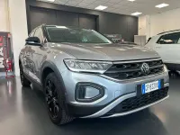 Usata VW T-Roc Sportline 110 CV (80 kW) 2023 Pyrite silver SUV