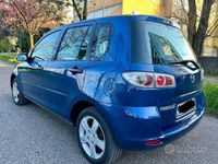 Usata Mazda 2 75 CV (55 kW) 2007 Blu Berlina