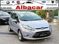Usata Ford Fiesta 70 CV (51 kW) 2012 Grigio Berlina