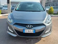 Usata Hyundai i30 GO! 110 CV (80 kW) 2015 Grigio Berlina