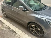 Usata Hyundai i30 128 CV (94 kW) 2015 Grigio Utilitaria