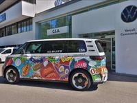 Usata VW ID. Buzz Pro 150 kW (204 CV) 2024 Grigio Monovolume