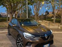 Usata Renault Clio V 86 CV (63 kW) 2020 Marrone Berlina