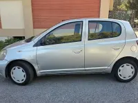 Usata Toyota Yaris 68 CV (50 kW) 2002 Grigio Berlina