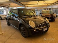 Begagnad Mini One D 75 HK (55 kW) 2005 Svart Halvkombi