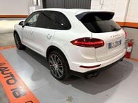 Usata Porsche Cayenne 250 CV (183 kW) 2015 Bianco gesso SUV
