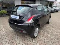 Usata Lancia Ypsilon Gold 84 CV (61 kW) 2015 Nero Utilitaria