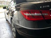 Usata Mercedes E220 170 CV (125 kW) 2011 Nero Cabrio