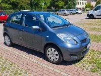 Usata Toyota Yaris 100 CV (73 kW) 2009 Grigio Utilitaria