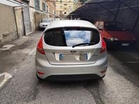 Usata Ford Fiesta 75 CV (55 kW) 2010 Grigio Utilitaria