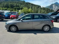 Usata Mercedes B180 Premium 109 CV (80 kW) 2016 Grigio Monovolume