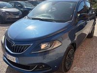 Usata Lancia Ypsilon Gold 69 CV (50 kW) 2023 Blu/azzurro Utilitaria