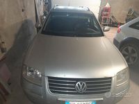 Usata VW Passat 110 CV (80 kW) 2001 Grigio Station wagon