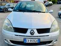 Usata Renault Clio II 75 CV (55 kW) 2005 Grigio Berlina
