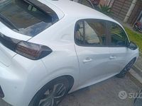 Neu Peugeot 208 Allure 101 PS (74 kW) 2025 Weiß Kleinwagen