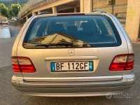 Usata Mercedes E200 Avantgarde 186 CV (136 kW) 1999 Grigio Station wagon